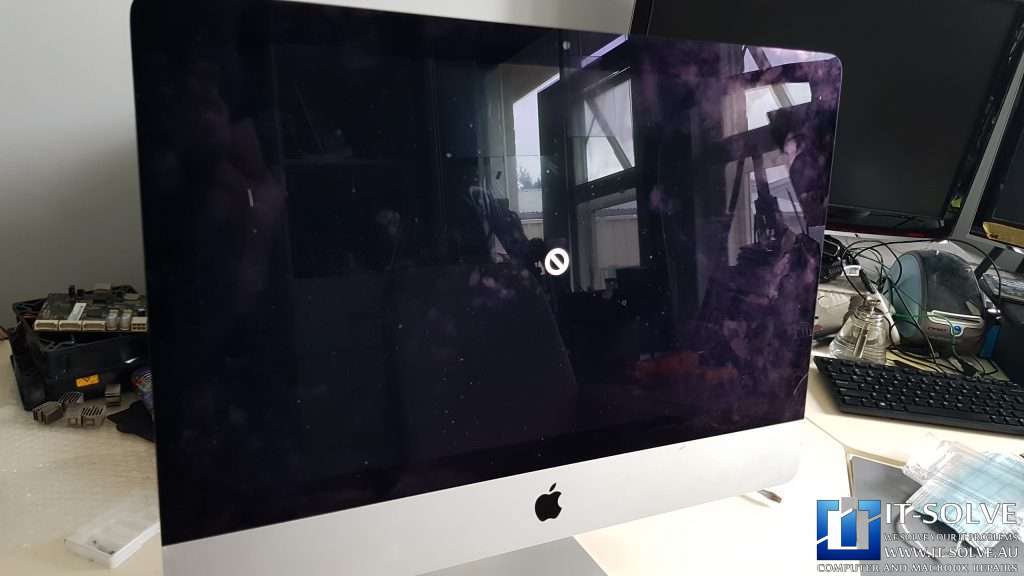 21.5 iMac Repair - Turning on with forbidden circle sign