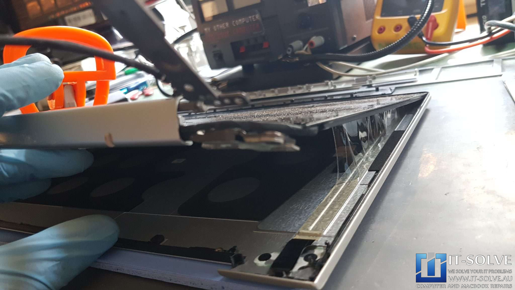 Dell Inspiron 7000 broken Hinge Repair ITSolve Repairs